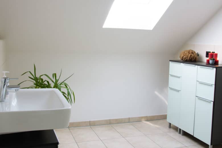 Großes Badezimmer in der Ferienwohnung Robert Brack Herrsching am Ammersee